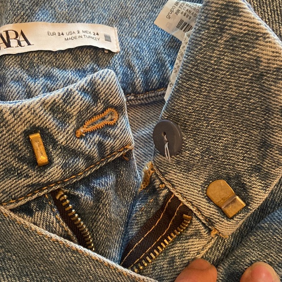 Zara jeans with belt. US2/ 24 - Picture 3 of 5